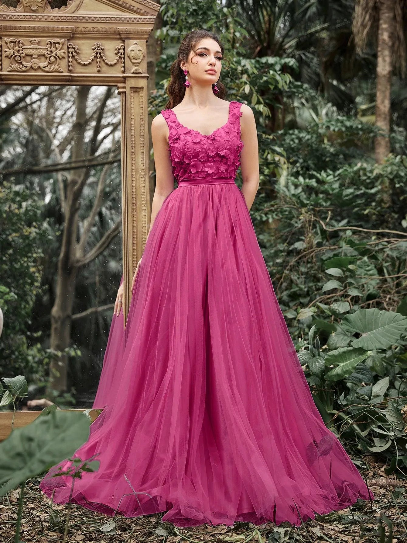 Elegant Scoop Neck Floral Applique Bodice Tulle Evening Dress - Elonnashop