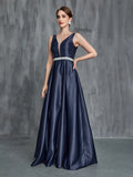 Damen-Formelles Kleid aus Satin mit rückenfreiem Strassbund 