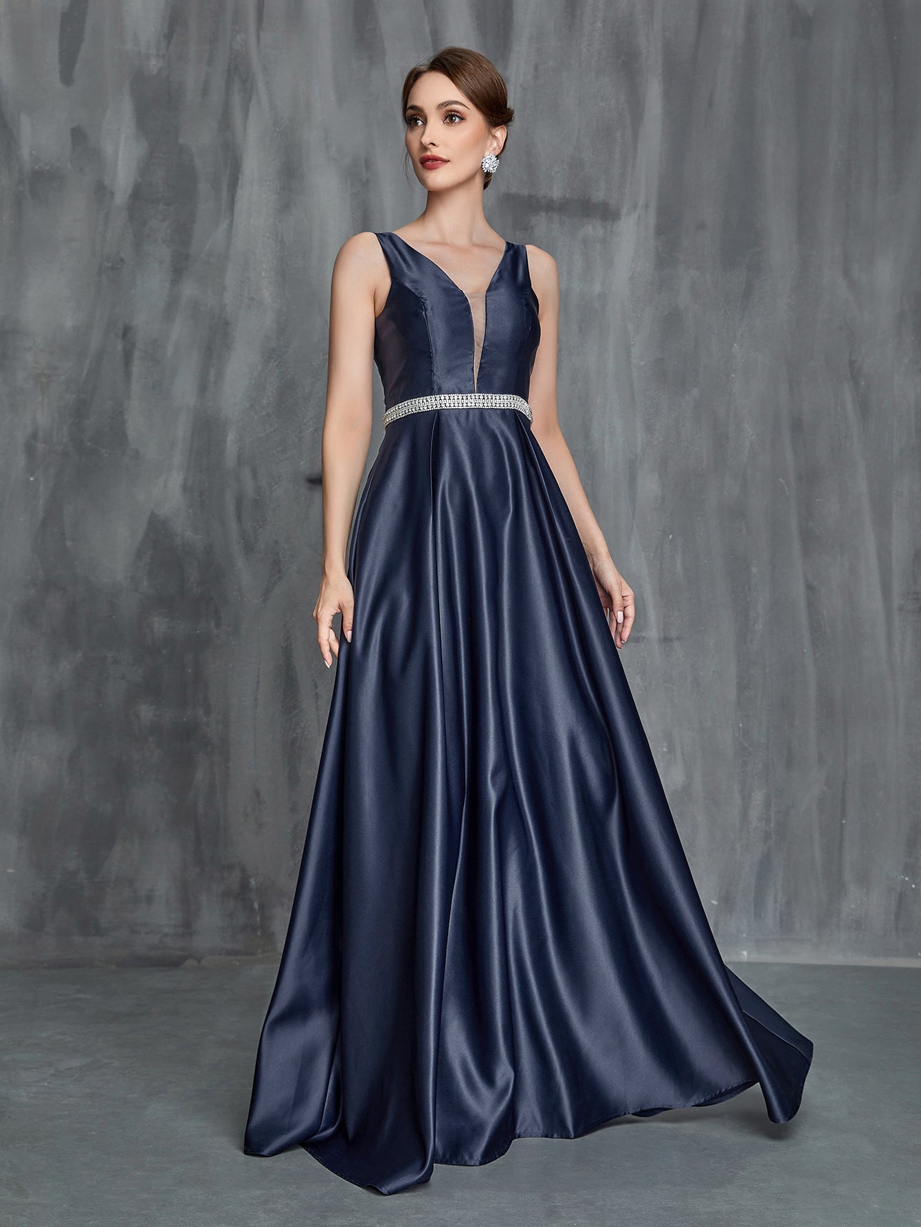 Damen-Formelles Kleid aus Satin mit rückenfreiem Strassbund 