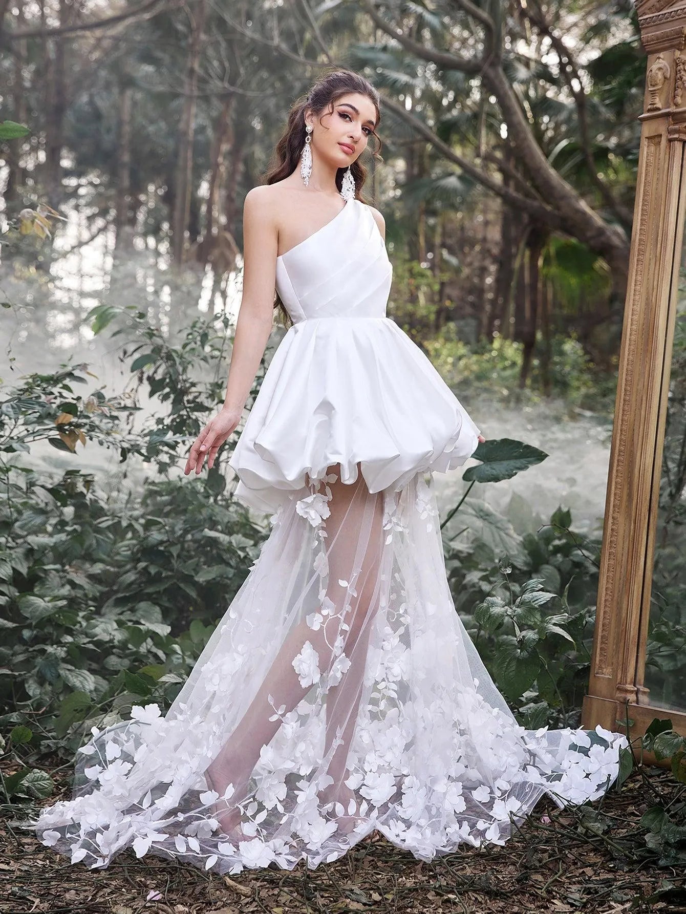 Gorgeous One Shoulder Satin Bodice Contrast Applique Tulle Overlay Wedding Dress - Elonnashop