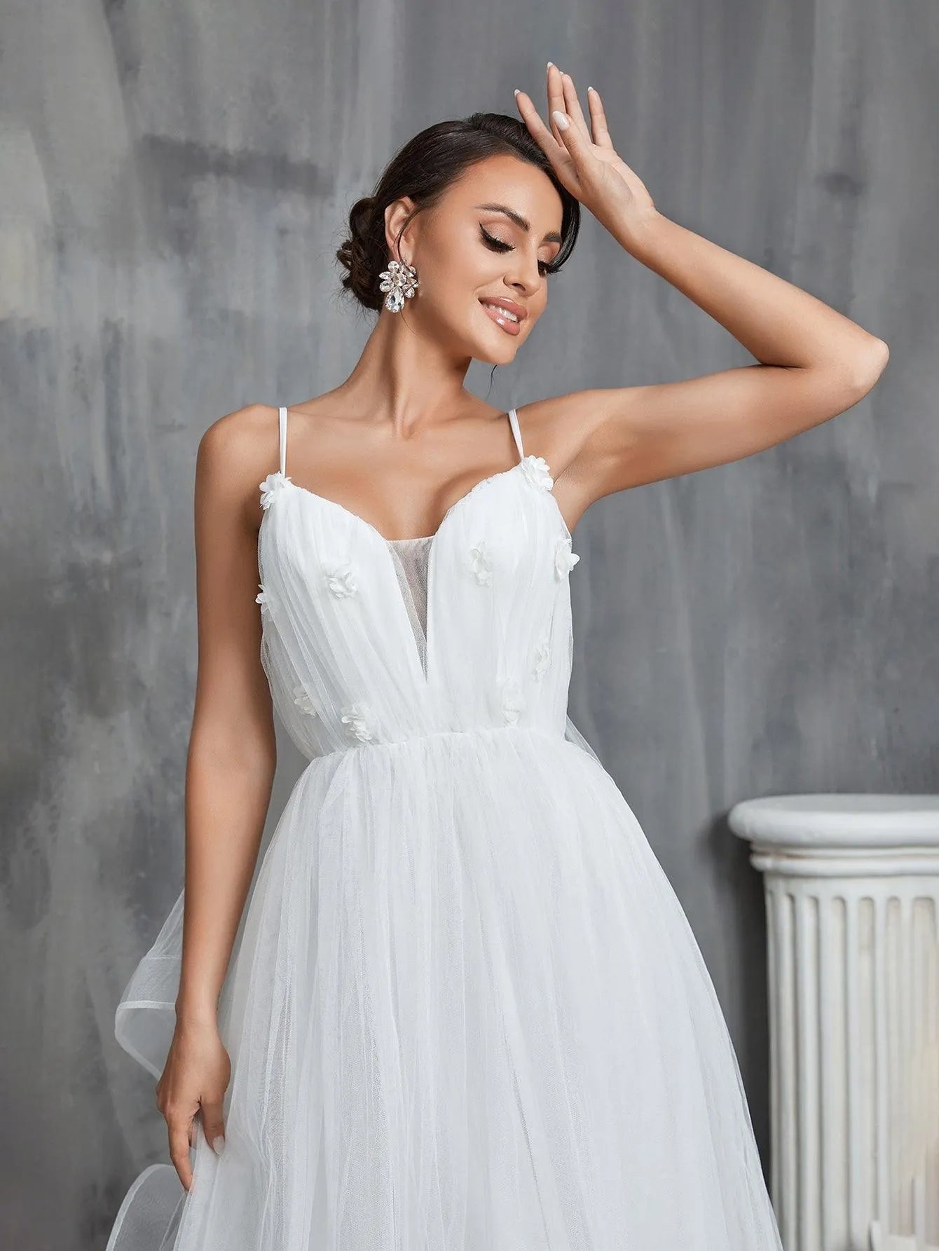 Airy Tulle Wedding Dress With Delicate Appliqués - Elonnashop