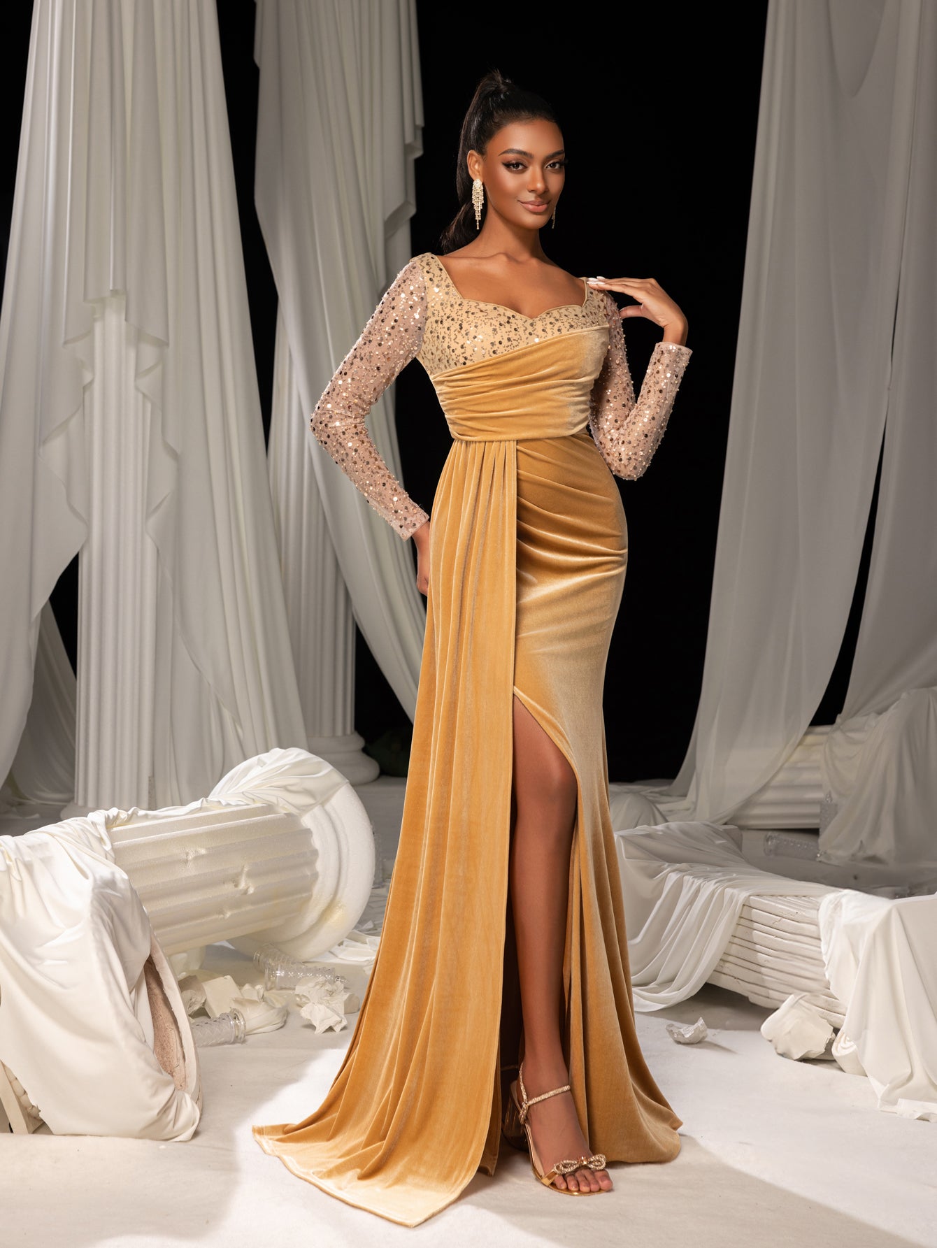 Elegant Sweetheart Neck Contrast Sequin Mermaid Hem Velvet Evening Dress