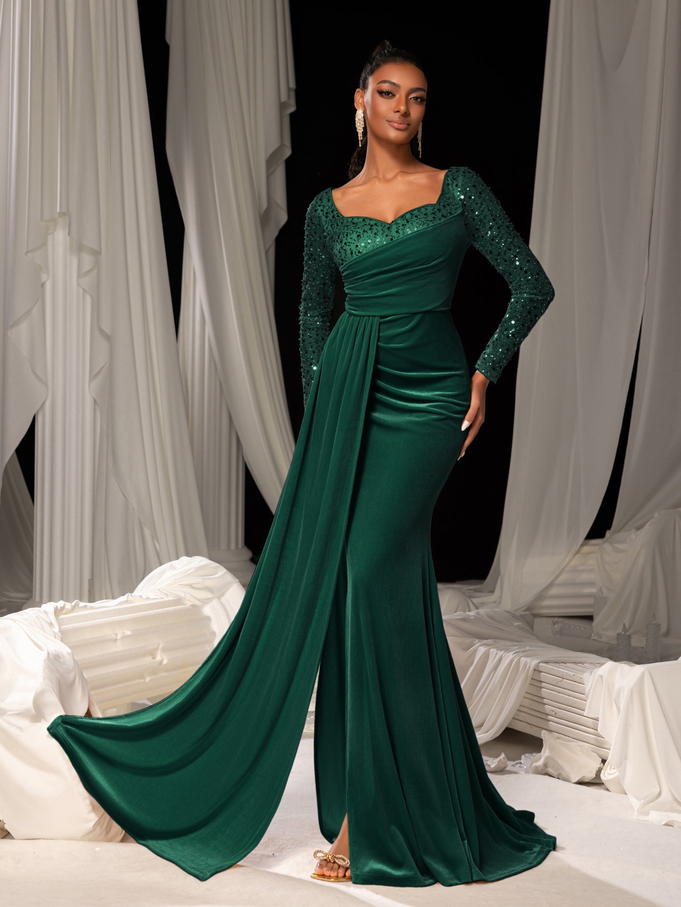 Elegant Sweetheart Neck Contrast Sequin Mermaid Hem Velvet Evening Dress