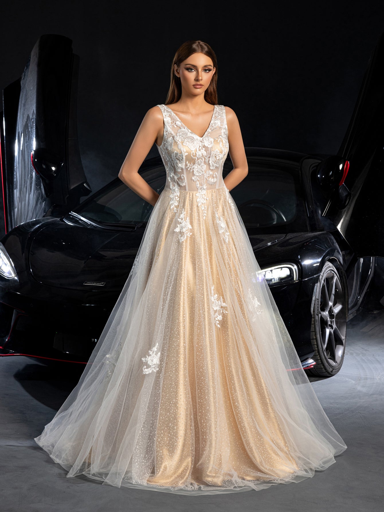 Gorgeous Applique Detail Plunging Neck Lace Overlay Tulle Wedding Dre Elonnashop Gorgeous Applique Detail Plunging Neck Lace Overlay Tulle Wedding Dre Elonnashop