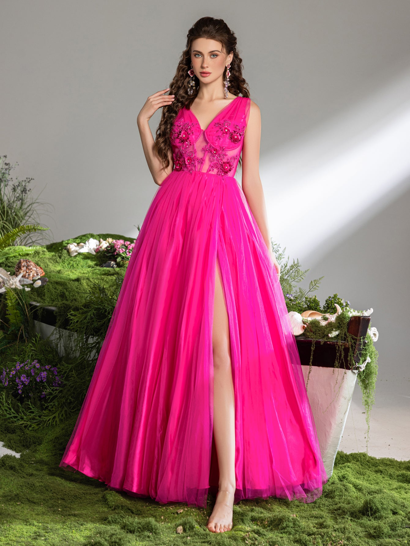 Elegant Plunging Neck Applique Detail Lace-Up Back Tulle Formal Prom Dress Evening Dress