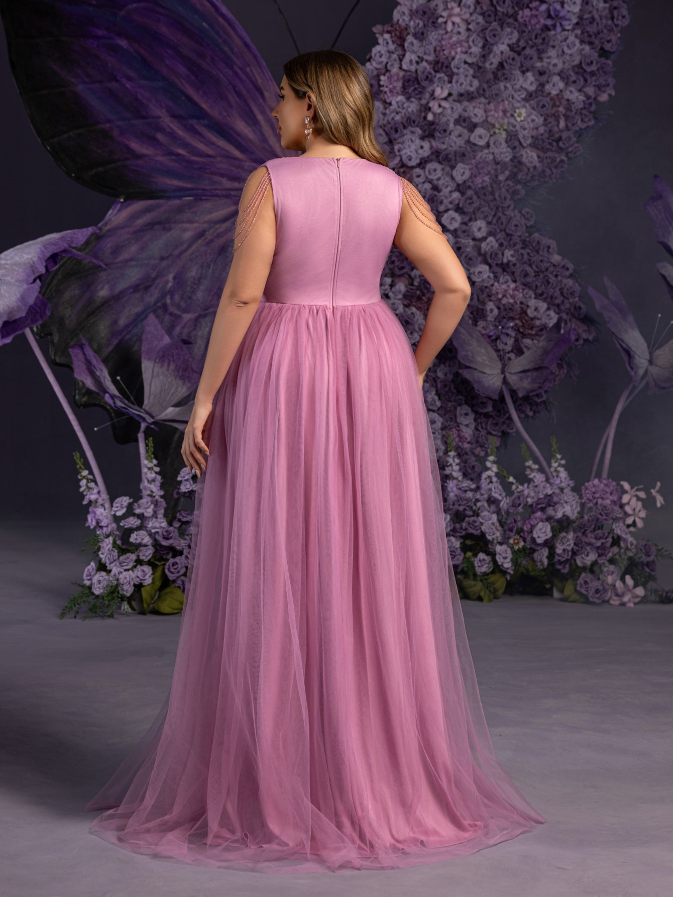 Plus Maternity Tulle Evening Gowns with Sheer Cap Sleeves & Chain Accents – Elegant 1XL-5XL Pregnancy Dresses for Photoshoots & Special Events