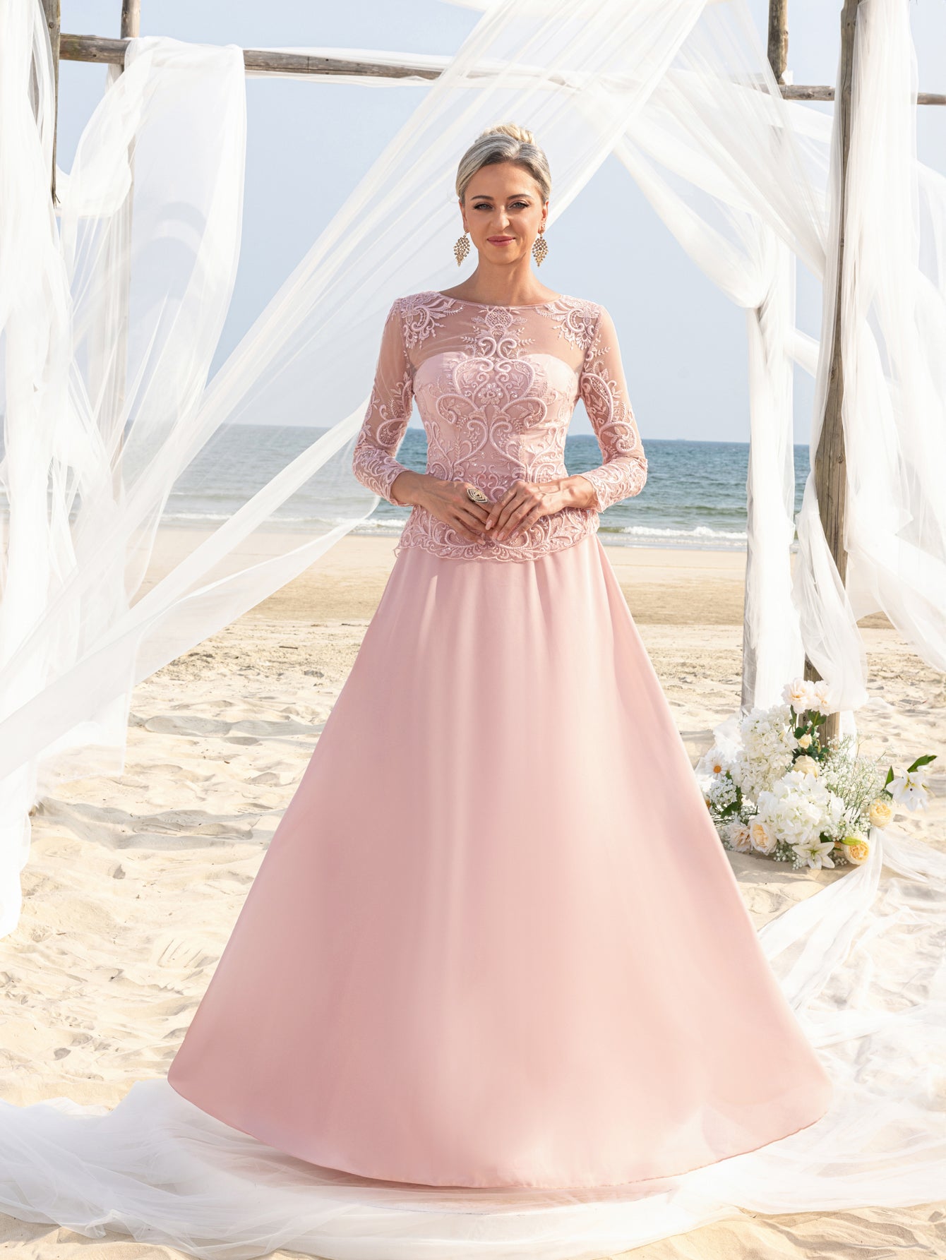 Womens' Elegant Evening Gowns: Lace & Chiffon with Boat Neckline and Floral Embroidery – Timeless Formal Occasion Dresses