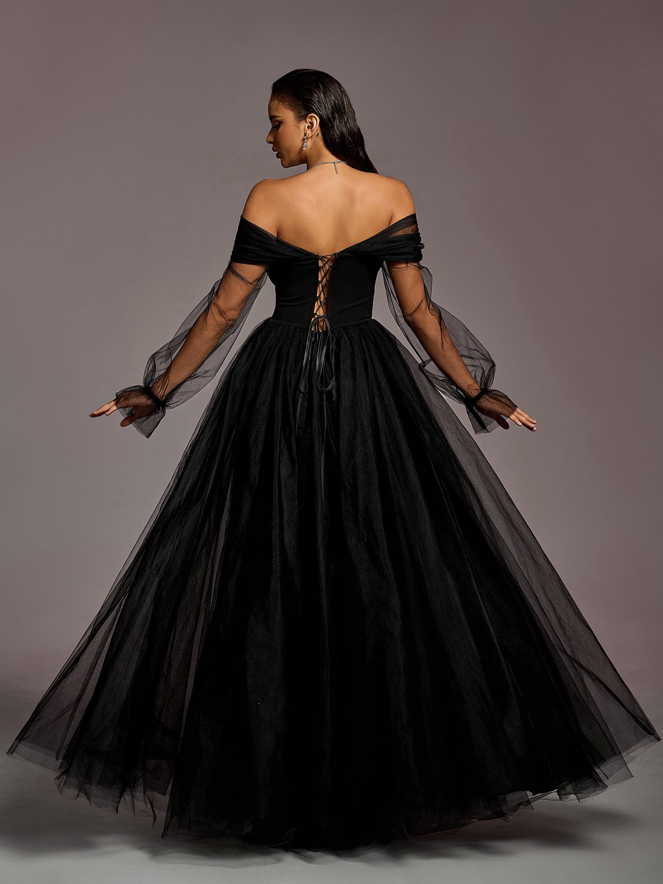 Elegant Applique Detail Off Shoulder Sheer Sleeves Tulle Evening Gown Wedding Dress