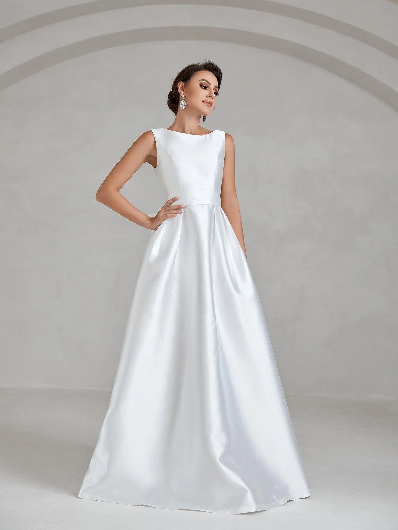 Elegant Backless Satin Wedding Dress - Elonnashop