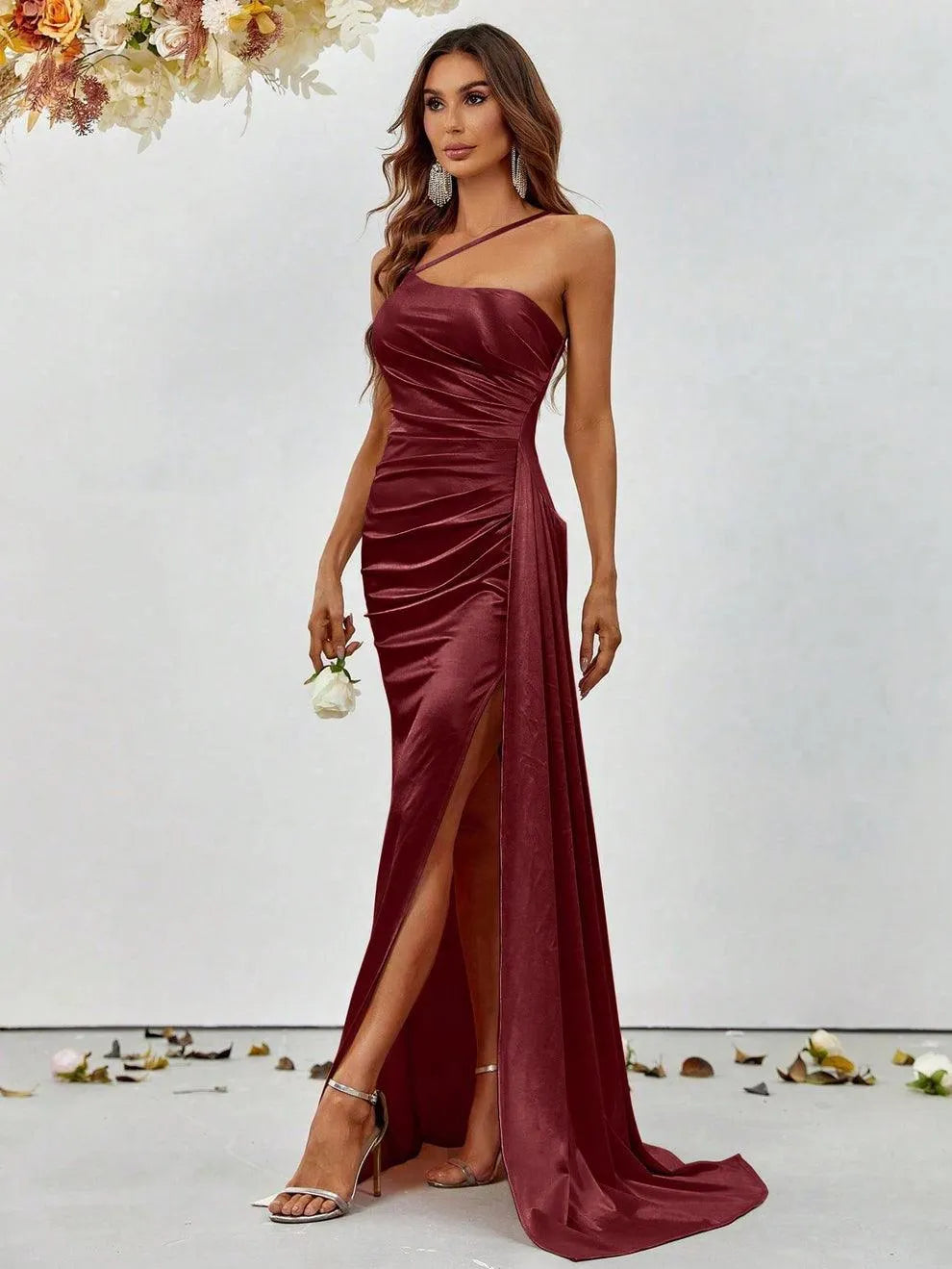 Sleek Mermaid Gown with Asymmetric Neckline - Elonnashop