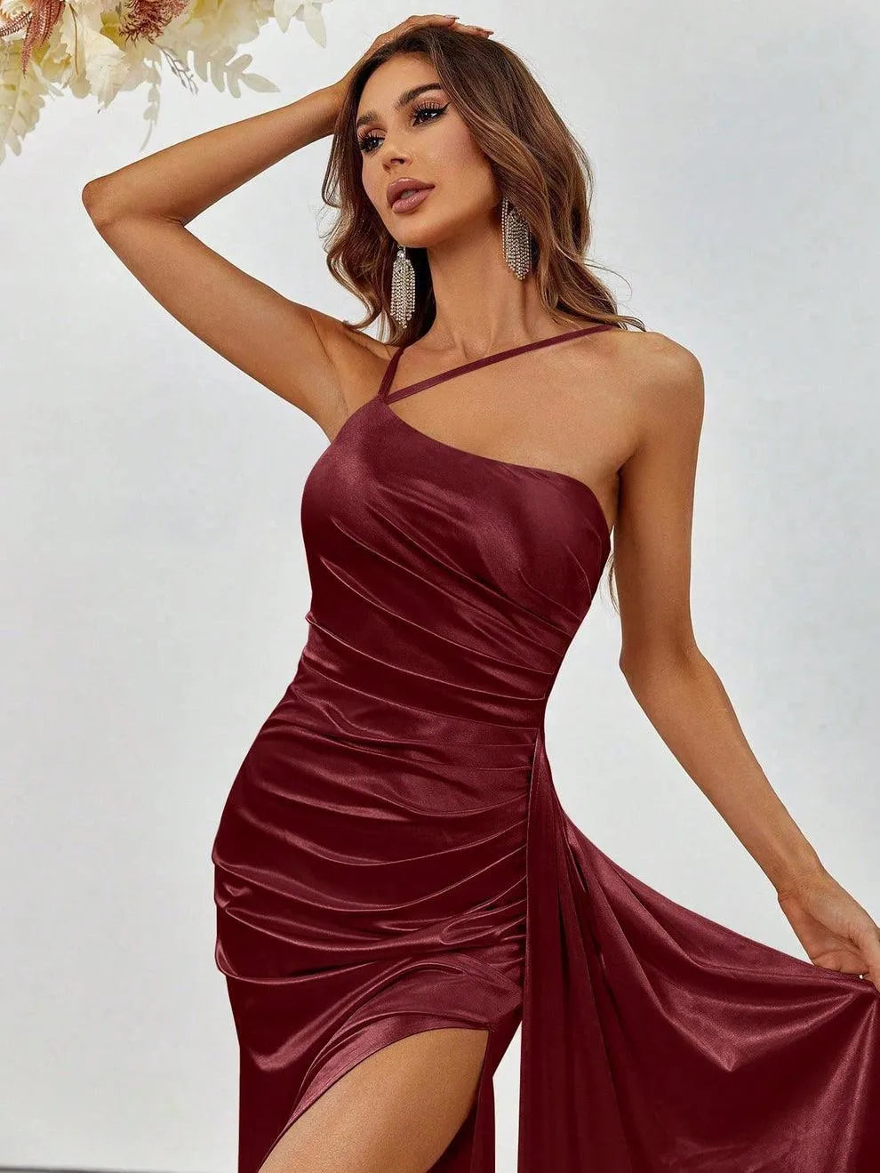 Sleek Mermaid Gown with Asymmetric Neckline - Elonnashop